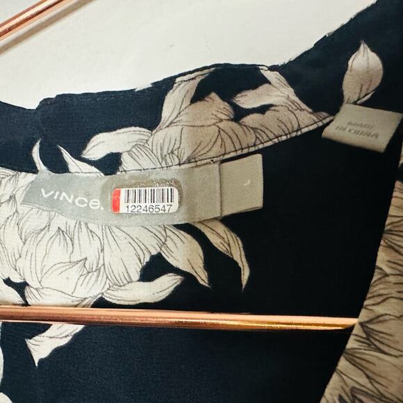 VINCE Chrysanthemum Black & White Print Floral 100% Silk Jumpsuit Size Large - Picture 7 of 12